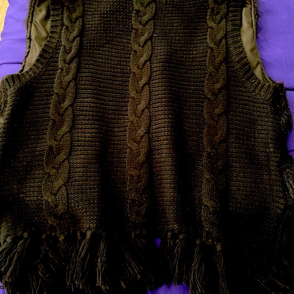 KIKIT Original Knits, Large, fur and cable knit design - Picture 6 of 6
